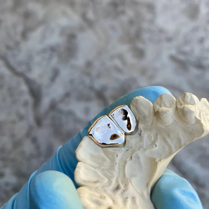 10K Gold Custom Double Heart Cutout Grillz Open Face Two Hearts Caps Bling Cartel Rings