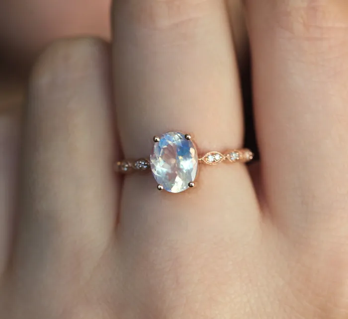 Rings Capucinne Lorna Vintage Oval Moonstone Ring