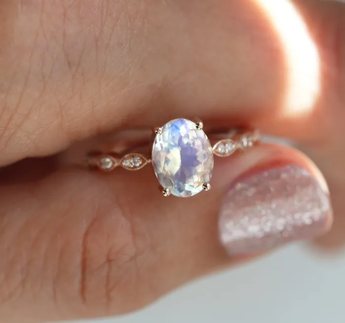 Rings Capucinne Lorna Vintage Oval Moonstone Ring